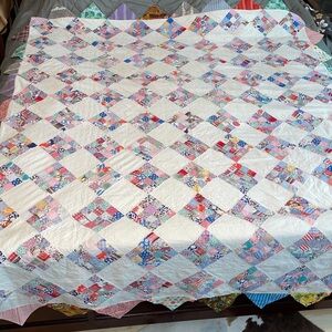 Vintage Cotton Handmade Patchwork Quilt Bedspread 70 x 85 Squares Triangle edge